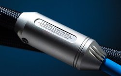 SILTECH�A�V�J���uG9 Silver-Gold�v���̗̍p�́uClassic Legend Series�v