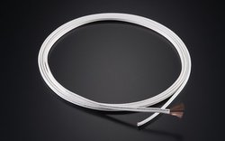 AET�A����H�@�Ńr���e�[�W�T�E���h���Č�����X�s�[�J�[�P�[�u���uEVO-C125�v