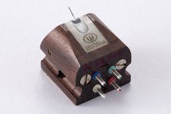 TEDESKA�A���d�������ɋ�������p����MC�J�[�g���b�W�uDST201us TORRES model�v