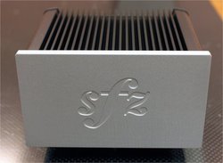 �X�t�H���c�@�[�g�A�[�������N�Ή��u���b�W�uDST-Lyra�v�ƃN���b�N�W�F�l���[�^�[�uPMC-Libra�v