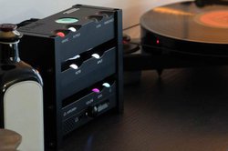 �^�C�����[�h�AChord Electronics�����^�A���v�uAnni�v�̖����݂��o���L�����y�[���B�撅50������