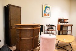 R[hƃI[fBIACeAy߂镡VbvuSpace Is the PlacevB}vUɃI[v