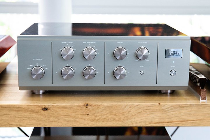 ��HIGH END��AIR TIGHT�A�v���A���v�uATC-7�v���o�W�BTAD�A�e�N�j�N�X���������[�J�[�͐��E�s��Ɏ艞������