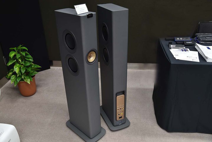 ��OTOTEN�����o�W��KEF�A�g���b�h&���_�������̖��͂��A�s�[���^���L���A�D�]�̃m�C�Y�}���A�N�Z�T���[��USB�ł��I