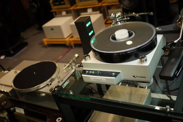 �_�C�i�~�b�N�I�[�f�B�IH.A.L.III�A6/25�ɃA�i���O�֘A�C�x���g�B�R�I����/SME/DS AUDIO�S���҂ɂ��f����