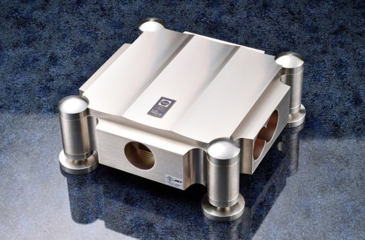 �I�[�f�B�I���v���X�A�d���{�b�N�X�uSTP-6�v�w���Ńn�C�G���h�d���P�[�u�������炦��L�����y�[��