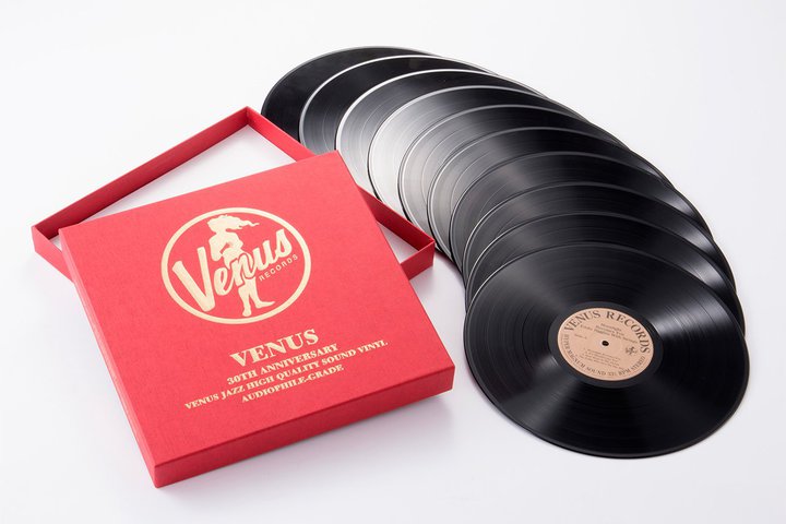 ���B�[�i�X���R�[�h��analog���̃R���{���u30���N�L�O10���gLP BOX�v�APHILEWEB.shop�ɂė\���t���I