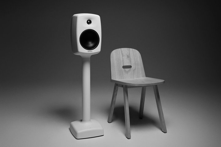 �W�F�l���b�N�A�V�V���[�Y�uSignature�v���\�B��1�e�̓t���A�X�^���f�B���O�^�u6040R�v