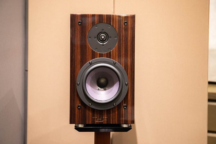 �N���v�g���A���^�u�b�N�V�F���t�X�s�[�J�[�uKX-3SX�v�B���y���i�т̃o�C���C�������O�P�[�u����