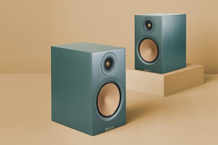 ���j�^�[�I�[�f�B�I�A�u�����h50���N�L�O�̓��ʃ��f���uSilver 100 Limited Edition�v�B����50�y�A����