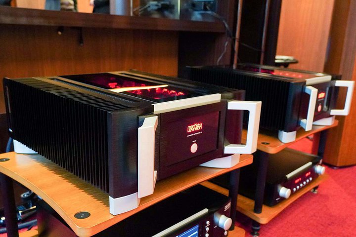 Mark Levinson�A50���N�L�O���m�����A���v�uML-50�v��12�������B�����@����C���X�p�C�A