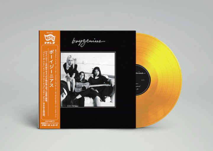 �����T����Phoebe Bridgers���Q���̃X�[�p�[�O���[�v Boygenius�B����̓��{��ѕt�J���[�Ղ�PHILE WEB.shop�Ŕ̔����I