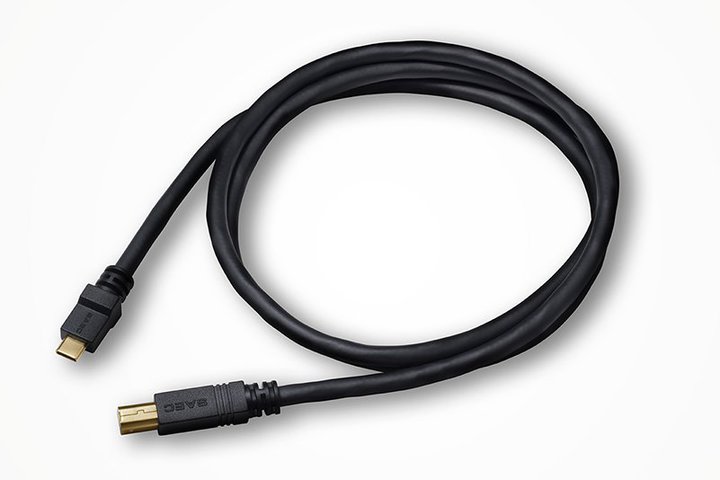 �T�G�N�A�ŏ��USB�P�[�u���uSTRATOSPHERE SUS-020�v��USB Type C - USB B���f��