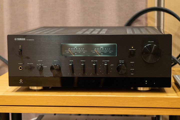 ���}�n�AHDMI���ڃl�b�g���[�N���V�[�o�[�uR-N2000A�v�BHiFi�v�����C����AV�A���v�ł̉����Z�p�𓊓�