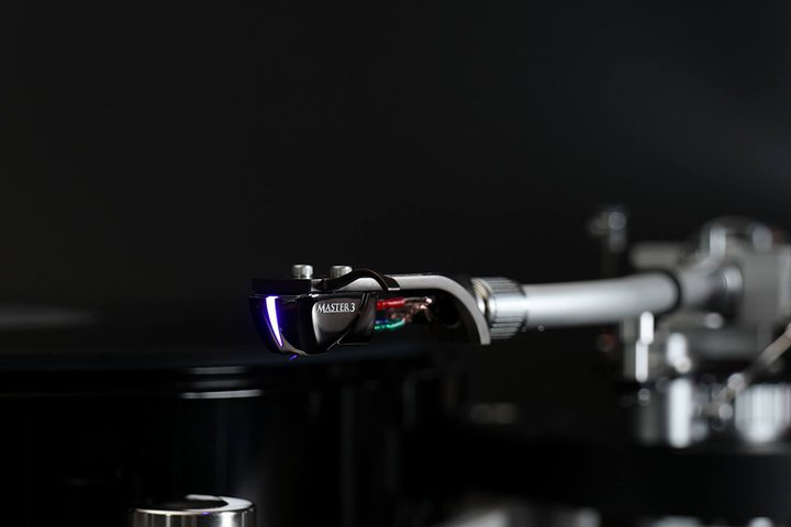 DS AUDIO�A��O����U���n���ڂ̌��J�[�g���b�W�uDS Master3�v�B�~�����w���E�n�C�G���h�ŏ�����I��