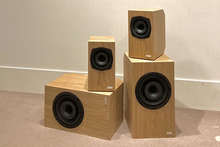 �T�E���h�N���G�C�g�A���B�A�g���j�N�X�Ђ̏��^�z�[���X�s�[�J�[�uFBD W�v�V���[�Y�̎�舵�����J�n