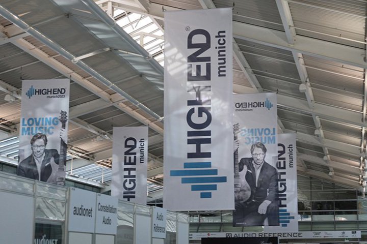 ��HIGH END���~�����w���E�n�C�G���h2023�J���B550�̃u�����h���o�W�A�X�^�[�g�A�b�v�G���A���V��