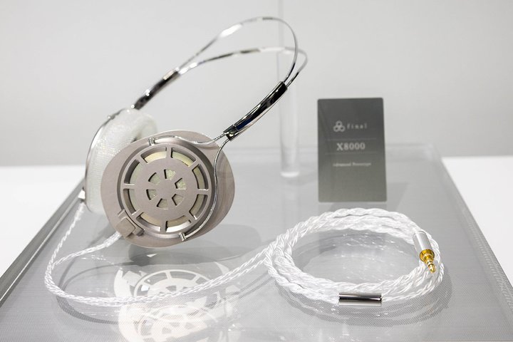 ��HIGH END��final�A���ʎ��E�^�w�b�h�z���uX8000�v���\�^�[���n�C�U�[�u�J�X�^���C���[�`�b�v�v�쐬�T�[�r�X�J�n