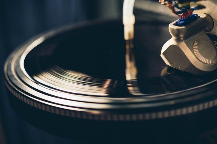 IgtHAv~AbJ[ՁuMASTERCUT RECORDSvBWERg[Ȃ3i