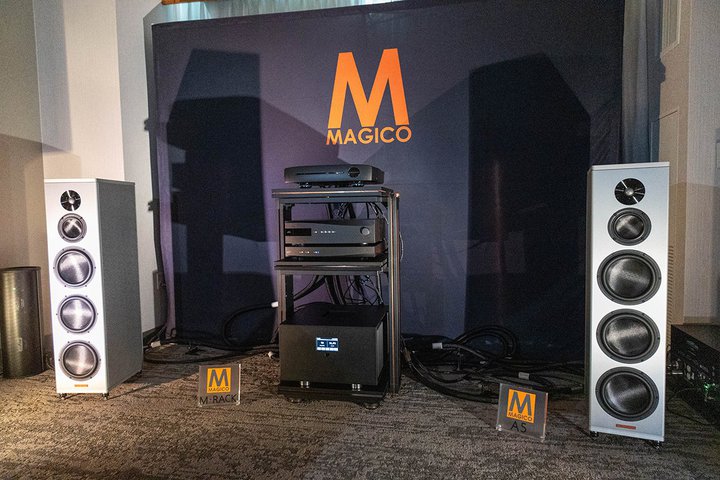 AXPONABricasti Design̐VSACDgX|[goB}WRNȂǐlCuhړW