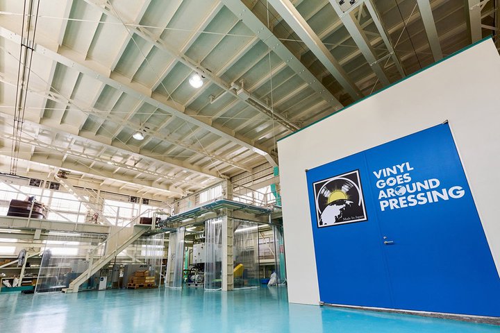 P@CAR[hvXHuVINYL GOES AROUND PRESSINGv̖{iғJn