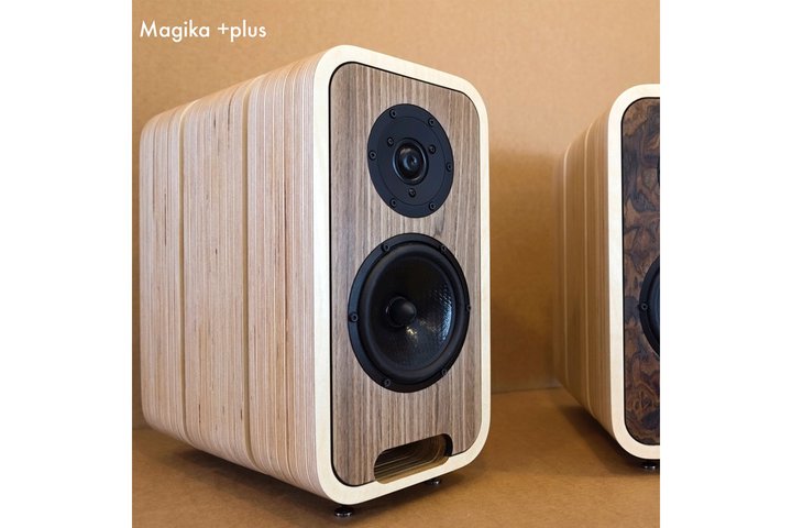 AUDELAލ\Lrlbg̃ubNVFtXs[J[uMagika{Plusv