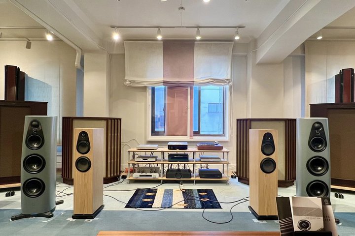 �T�E���h�N���G�C�g�ALINN�̃t���A�^�p�b�V�u�X�s�[�J�[�u150�v�̓W�����J�n�BEXAKT�����\