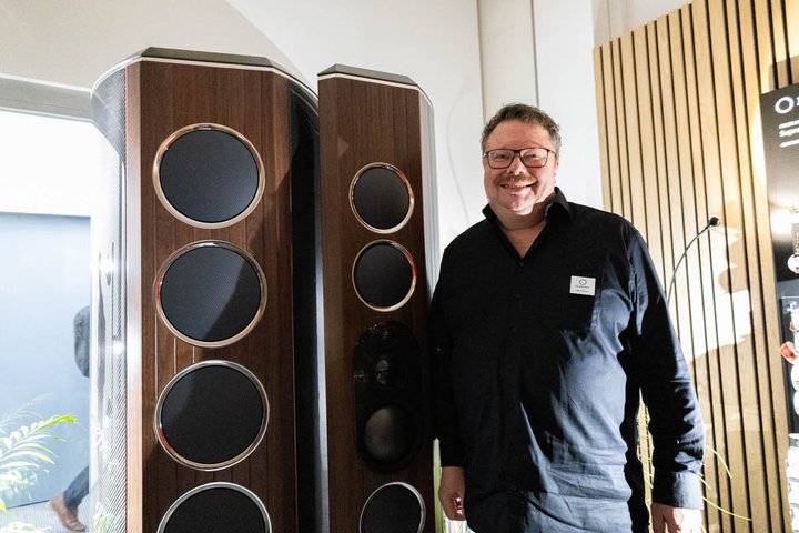 yHIGH ENDz}[euvXs[J[o&GXẽubNVFtuAURALIAv