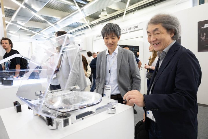 yHIGH ENDz{ւAiOuheII[fBIeNjJAiKIJAJICOAVAL