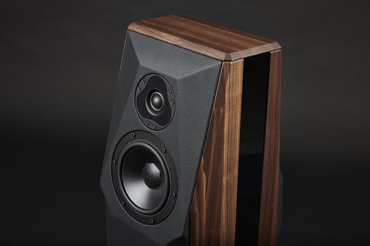 PEAKXs[J[MOONAṽv~AAI[fBIC AlbNX˂ɂ6/15J