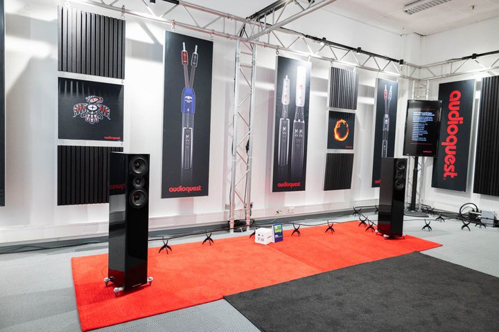 yHIGH ENDzANZT[[J[̍ŐVBTURNBULL^I[fBINGXg^GC̐VLANP[u