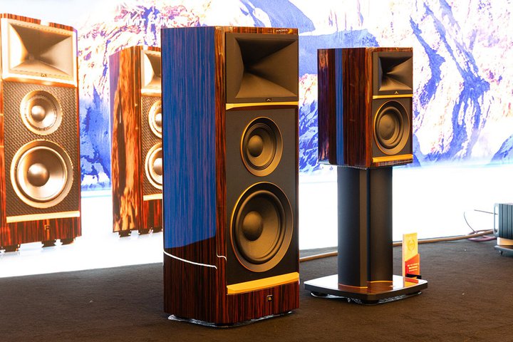 yCVEzJBĹuSummitV[YvACɂăAWAv~ABgbvf̓yA600~