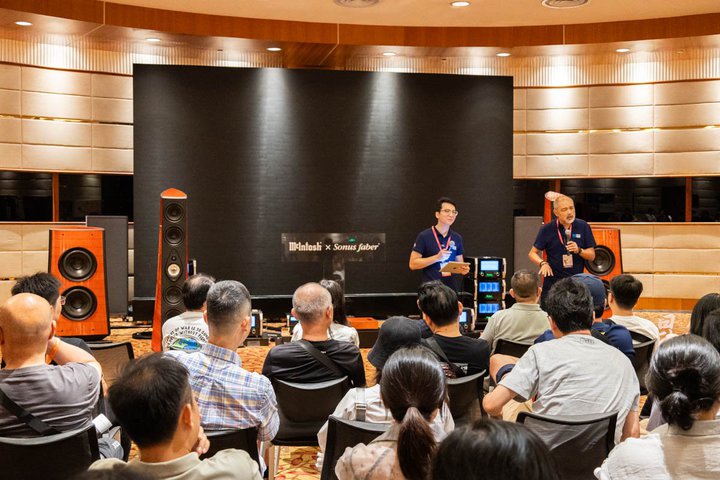 yCVEz\iX}bLgbVATuE[t@[Ȃǒڂ̑^u[X|[g