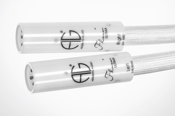 AWFgEI[fBIAƎRlN^\̗pVtOVbvP[uuFlow Ultimav