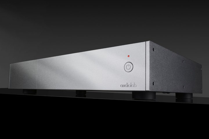 Audiolab�A�t���O�V�b�v���C����AB���p���[�A���v�u9000P�v