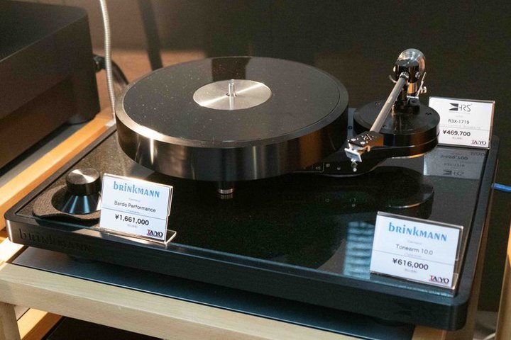 Brinkmann Audio���i��2/4���l�グ�B�^�[���e�[�u���uBardo performance�v�uTaurus�v�Ȃ�