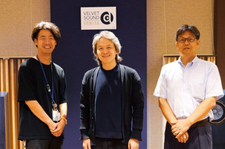 AKM�uVELVET SOUND�v�u�����h�A���o�T�_�[�Ɏw���ҁE��ȉƂ̗�ؗD�l�����A�C