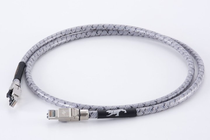 �e�B�O�����A�f�[�^�����̐V���̂��̗p��������LAN�P�[�u���uTPL-3000L-WT�v