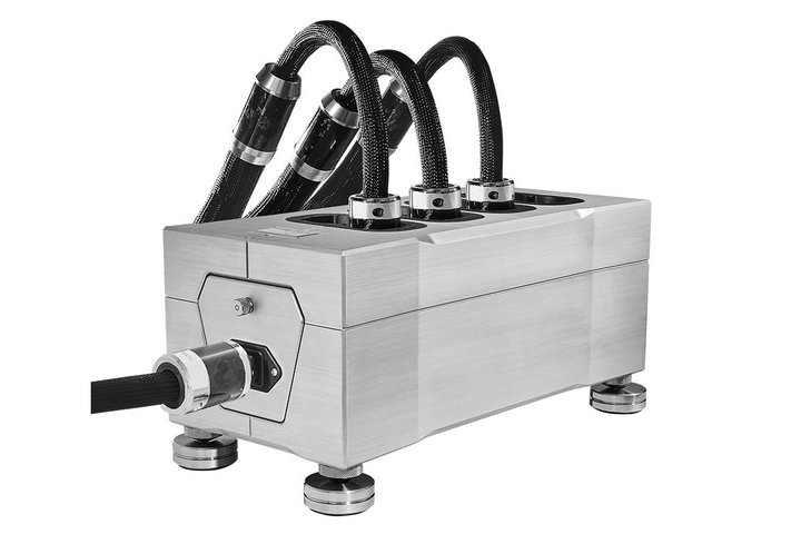 �t���e�b�N�A�d���^�b�v�uNCF POWER VAULT�v��l�グ�B4/1����