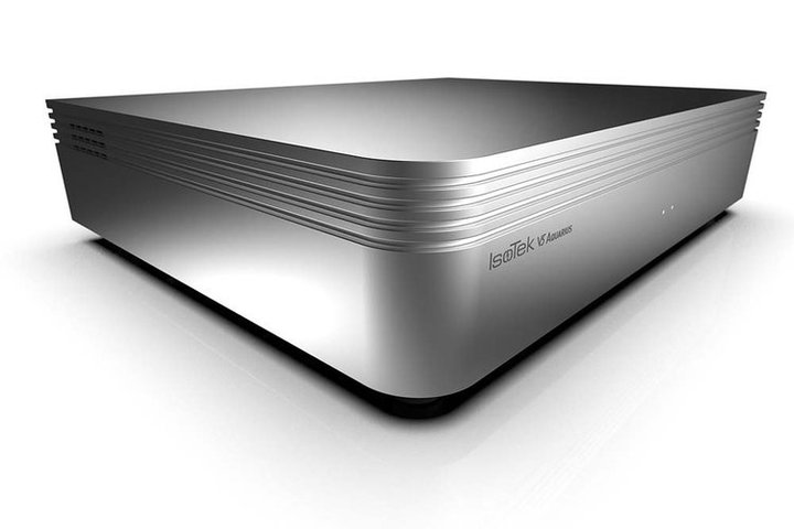 IsoTek�̃N���[���d���@���̌��ł����r������B3/14�ɕ����A3/15�ɑ��ŊJ��