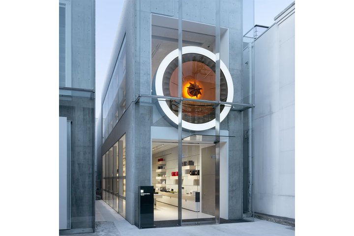 �R�uKEF Music Gallery TOKYO�v�ŃI���W�i���O�b�Y�����炦�鎎���̌��t�F�A�J�ÁB5/10�܂�