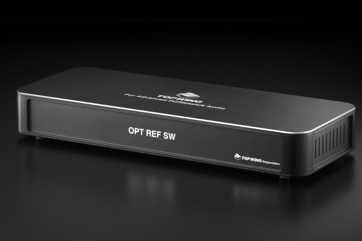 �g�b�v�E�C���O�A�I�[�f�B�I�O���[�h�E�X�C�b�`���O�n�u�uOPT REF SW�v�BLAN�^SFP�^SFP+�[�q����