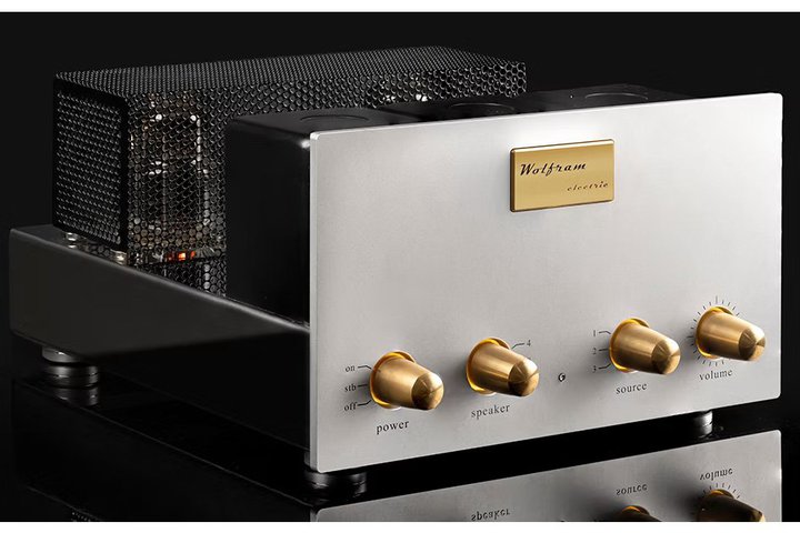 Thrax Audio����V�u�����h�uWOLFRAM Electric�v�n���B��1�e�͏�A���^��ǃv�����C��