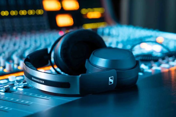 �[���n�C�U�[�A�Ǝ��\���Œ��𐳊m�ɖ炷�v���������^�w�b�h�z���uHD 480 PRO�v