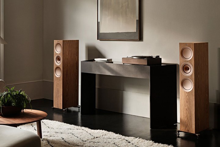 KEF�A�����E�R�̒��c�X��7/31�܂Ŏ����̌��t�F�A���J�ÁB�uR�V���[�Y�v�𒮂����