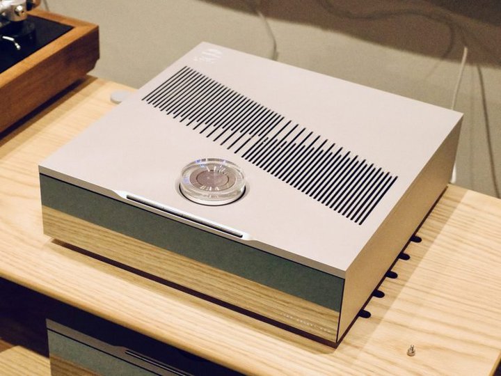 LINN�̃l�b�g���[�N�v���[���[�̑��k�̓T�E���h�N���G�C�g�ցBKLIMAX�^SELEKT�^MAJIK�����