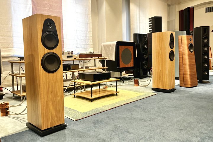 EXAKT�Ŗ炷�����̃t���A�^�X�s�[�J�[�u150�v�B�T�E���h�N���G�C�g�ɂ�6/21�܂Ŋ��Ԍ���W��