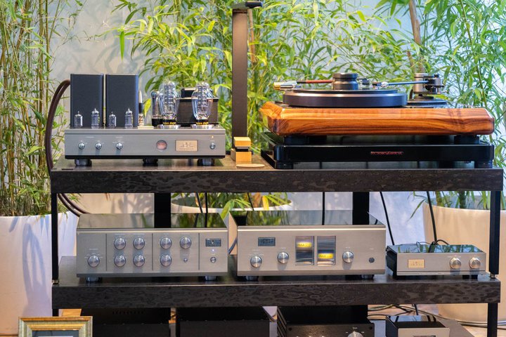 ��HIGH END���\�E���m�[�g��MC�Ή��t���O�V�b�v�t�H�mEQ�uE-3�v���\�B���{�̒��ڃA�i���O�u�����h�A�G�A�[�^�C�g�^�g���C�I�[�h