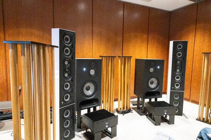 ��OTOTEN��FOCAL PRO�̃X�^�W�I�������̓X�s�[�J�[��̌���LEWITT�̃}�C�N�Abeyerdynamic�̃w�b�h�z�������ǂ�݂ǂ�