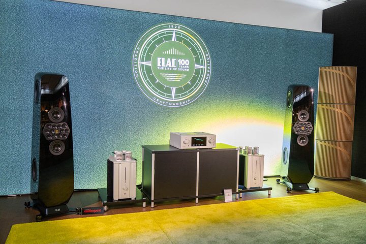 ��HIGH END��ELAC100���N�B���̓X�s�[�J�[�uConcentro M 809�v��I�A�A�C�R�j�b�N�Ȑ��i�Q���W��